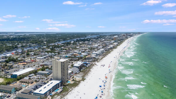 Image 21 For 8601 Surf Drive 11w