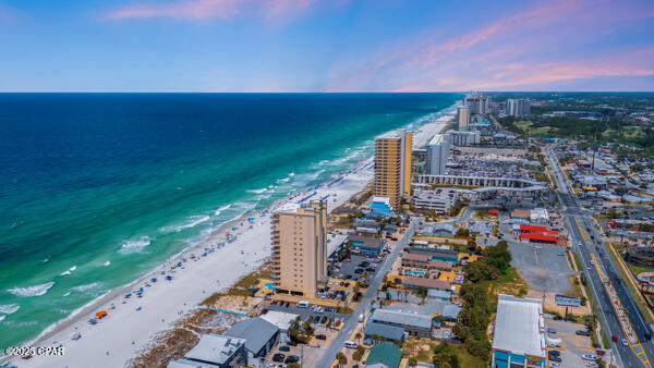 Image 24 For 8601 Surf Drive 11w