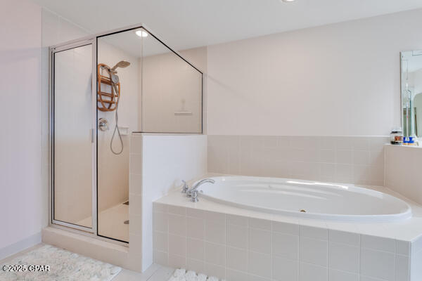 Image 31 For 8601 Surf Drive 11w