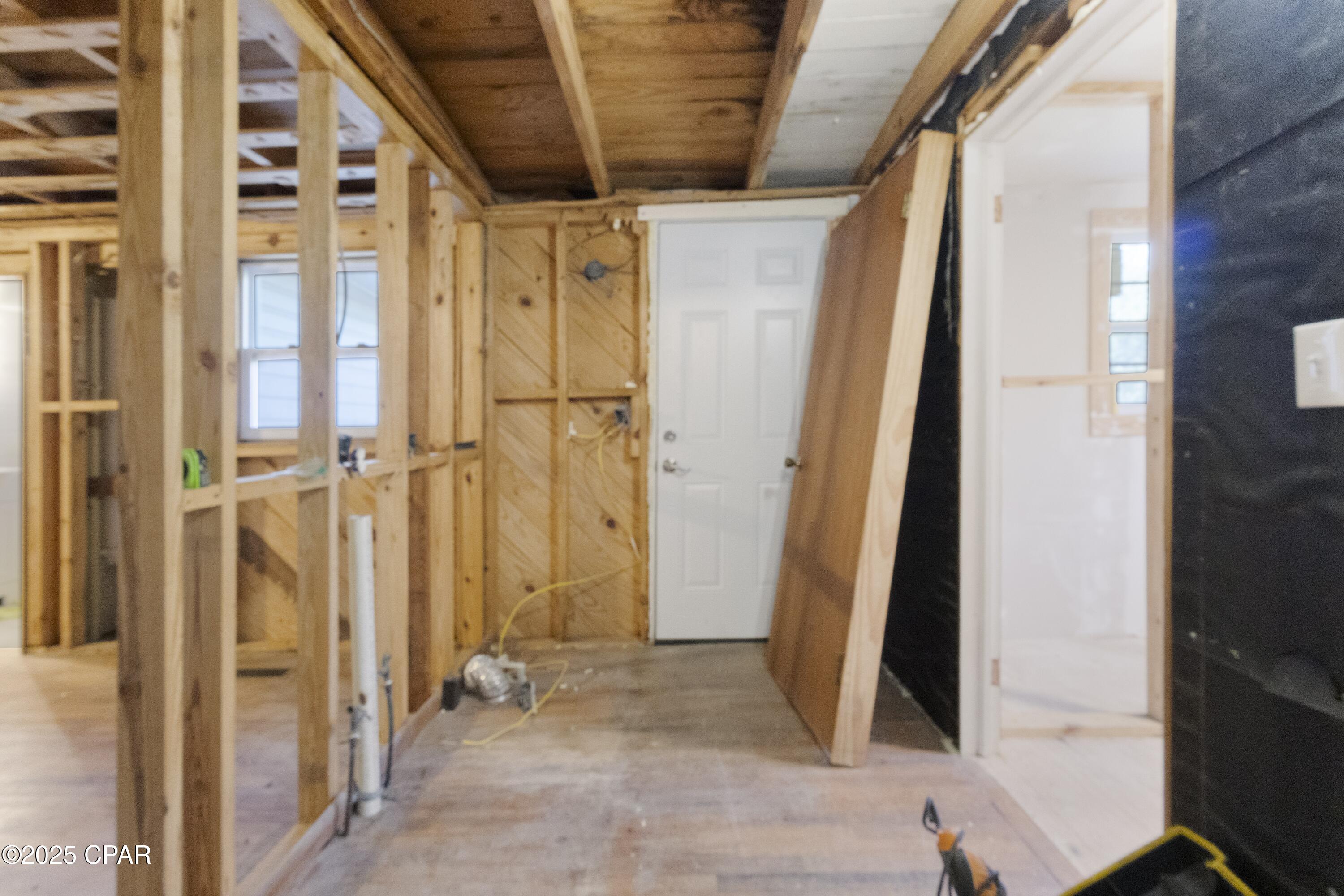 Image 15 For 209 North Avenue