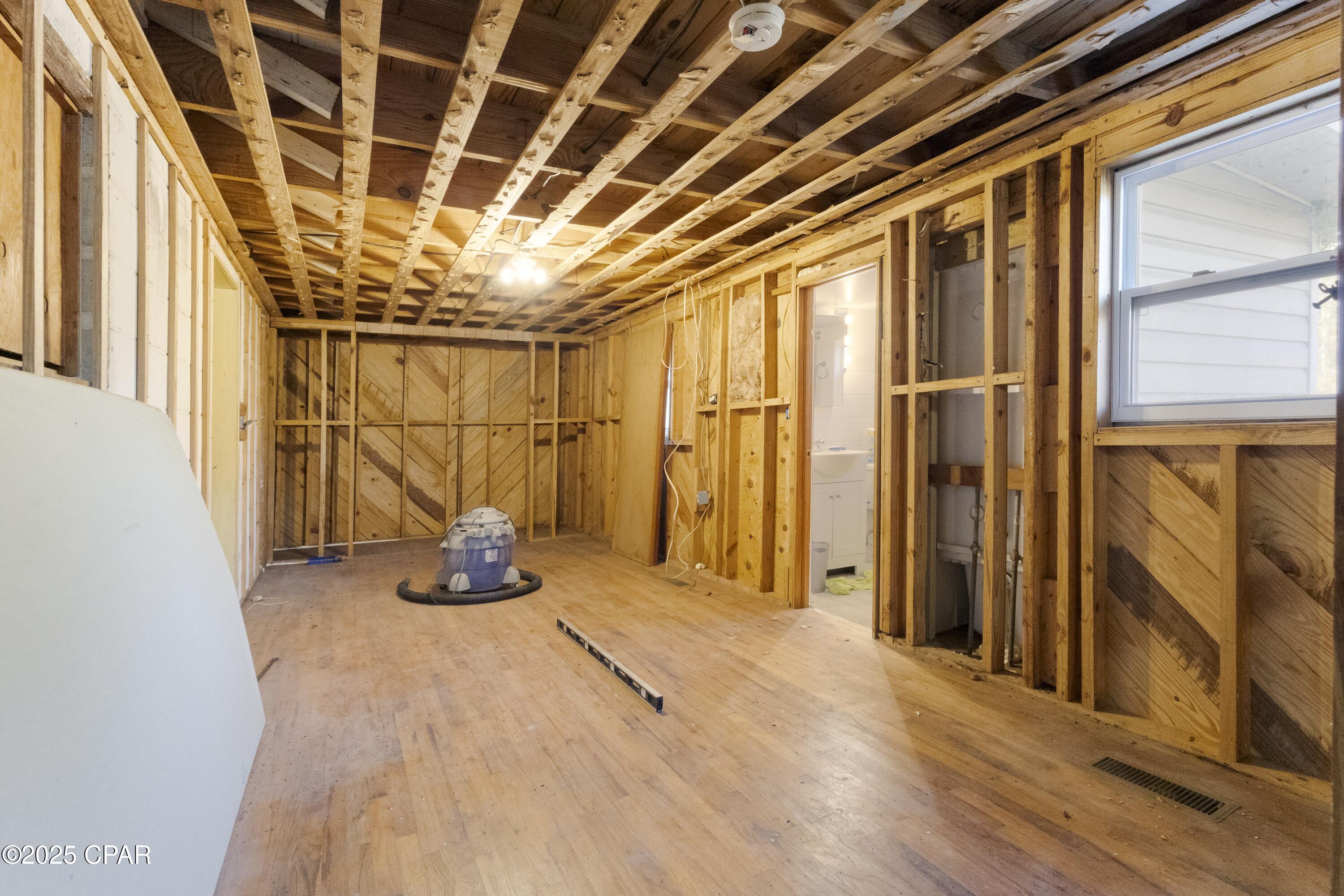 Image 16 For 209 North Avenue