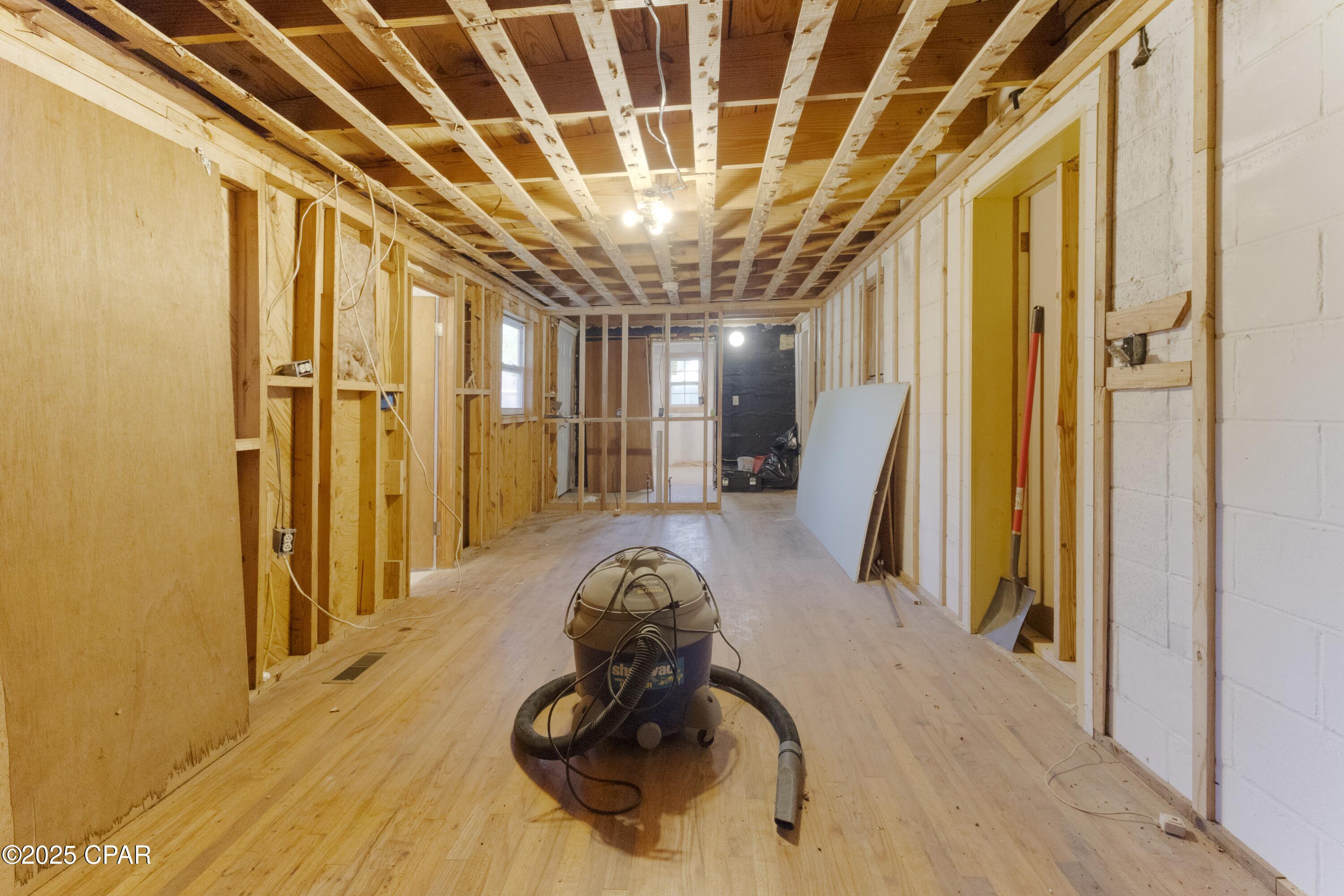 Image 17 For 209 North Avenue