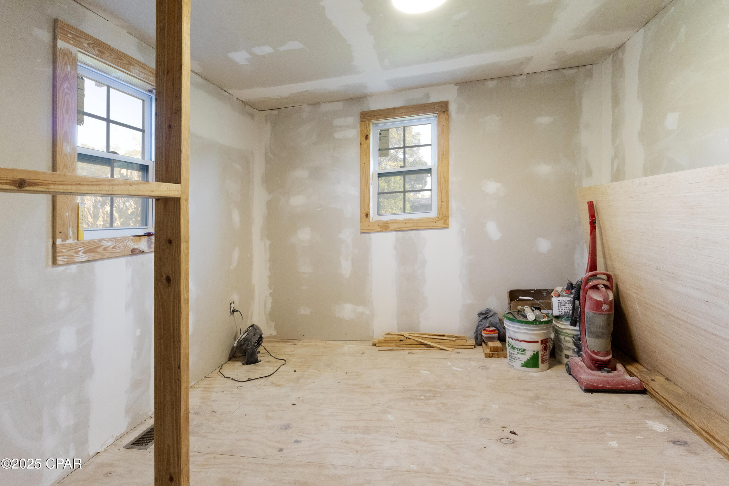 Image 19 For 209 North Avenue