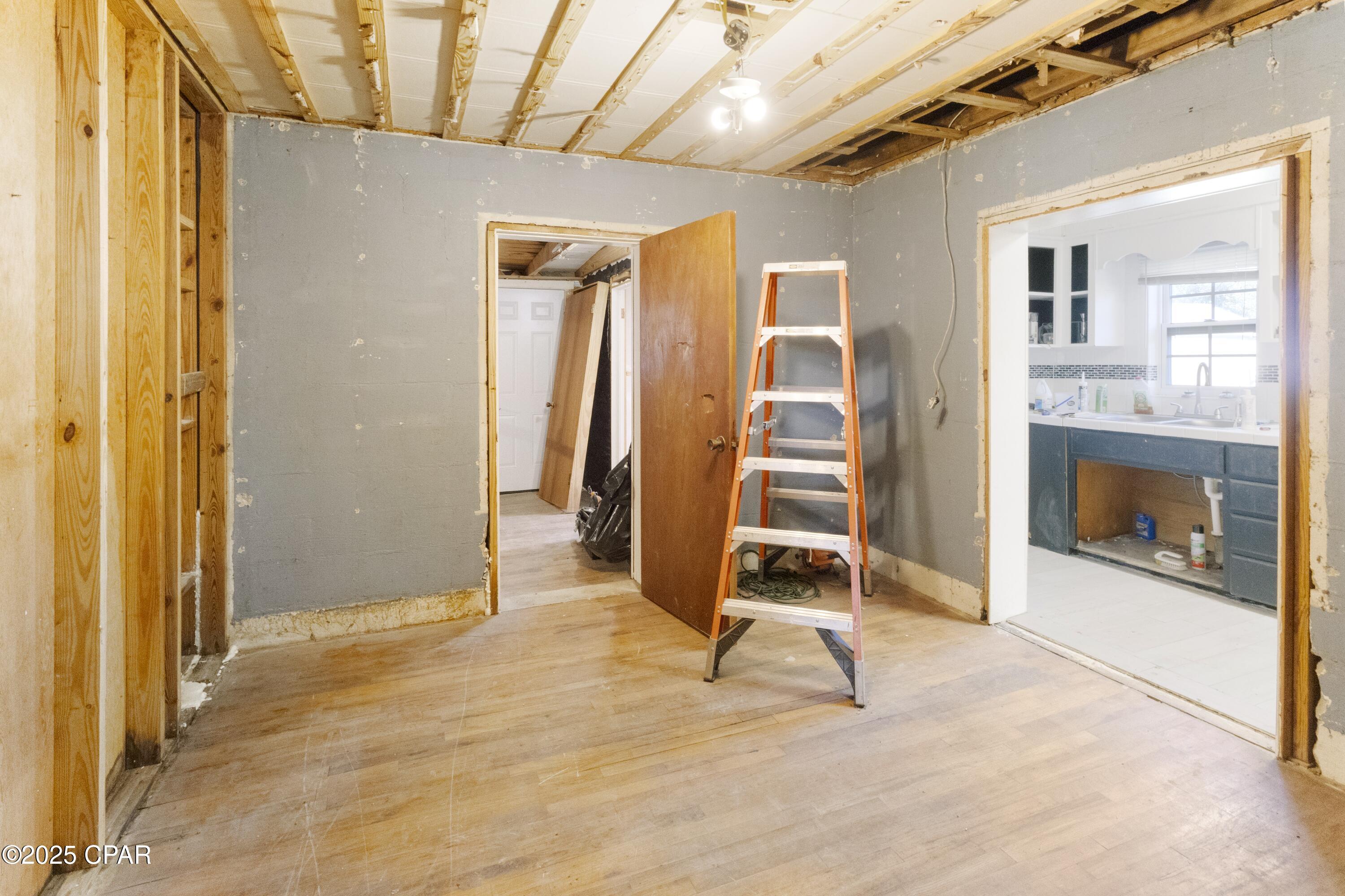 Image 9 For 209 North Avenue