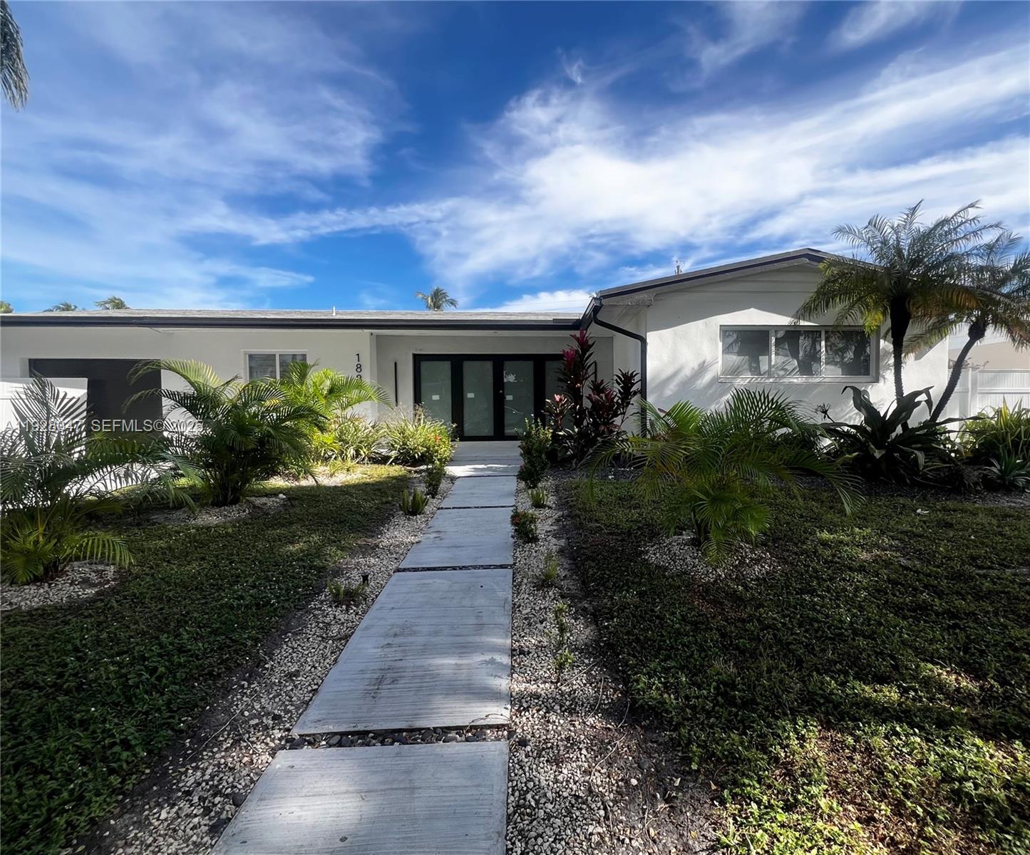 Skylake Manors