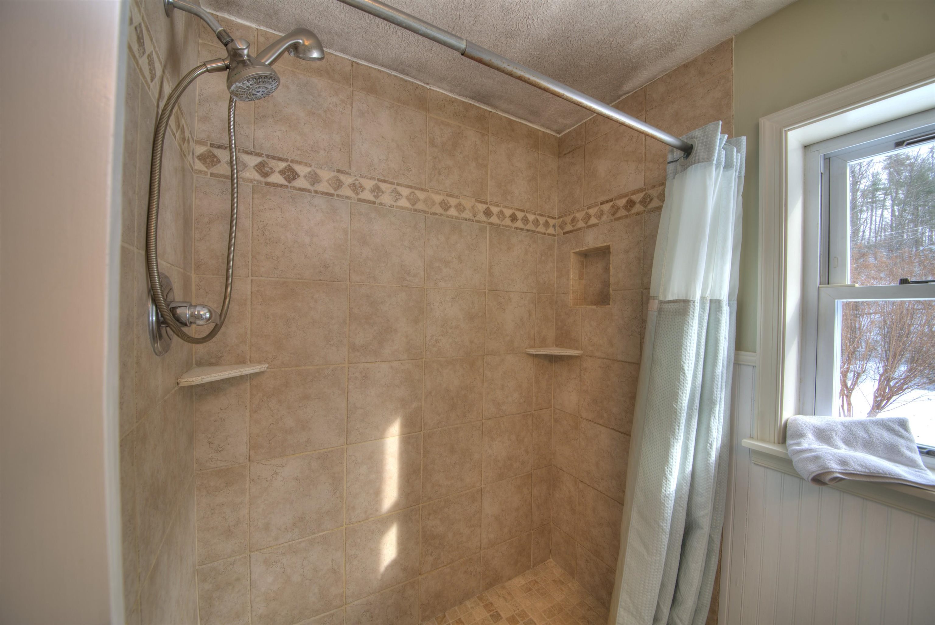 7011 South East Side Hwy