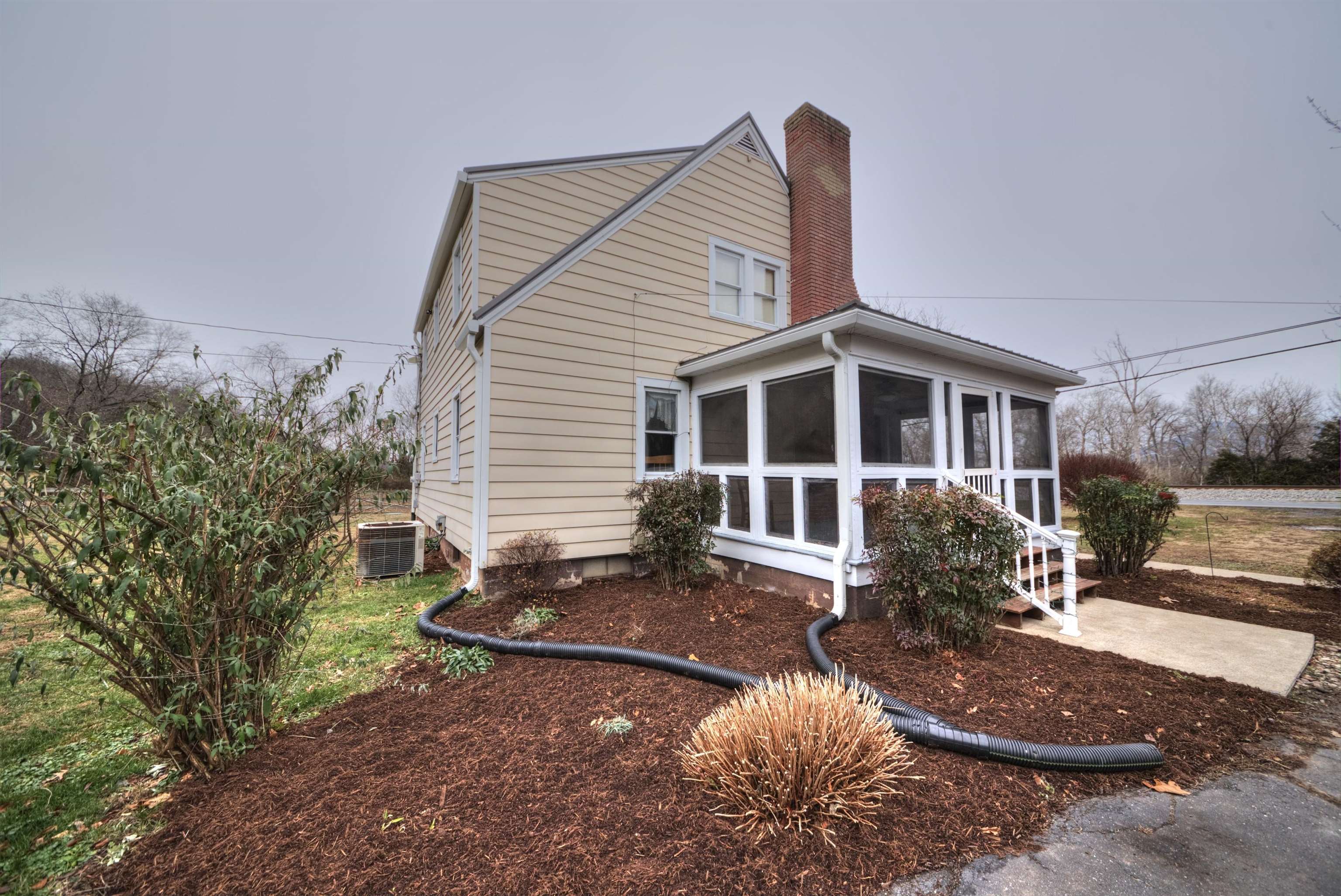 7011 South East Side Hwy