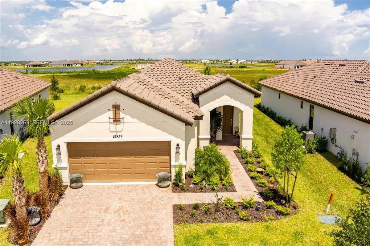 Esplanade At Tradition