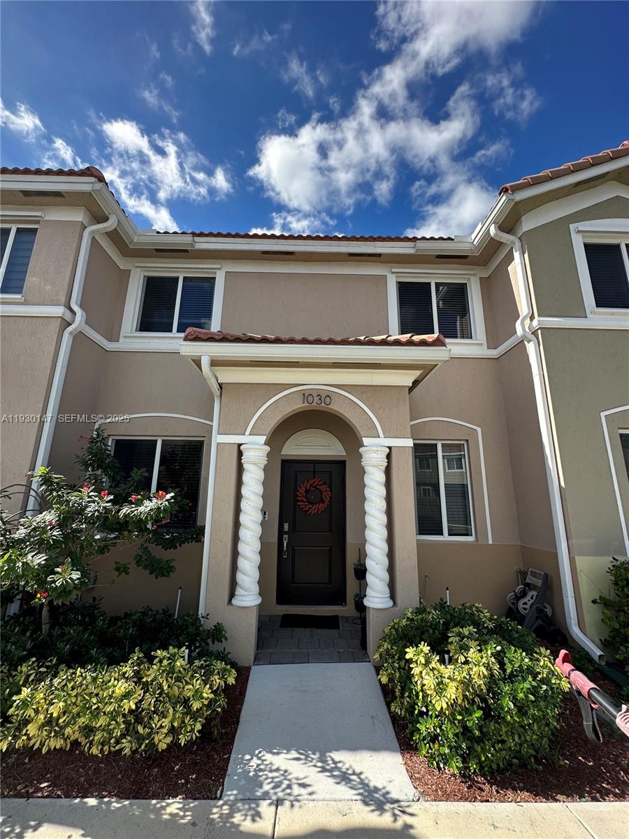 Beautiful 3-bedroom, 2.5-bath DR Horton Smart Home. The first floor features a powder room, separate living and dining areas, and a dedicated laundry room. The kitchen is equipped with newer appliances and stone countertops. The fenced backyard has been upgraded with pavers and artificial turf. The second floor offers a spacious primary suite with walk-in closet, two additional bedrooms, and a full bathroom. Community amenities include an outdoor fitness area, newly renovated children’s playground, dog park, and community pool.