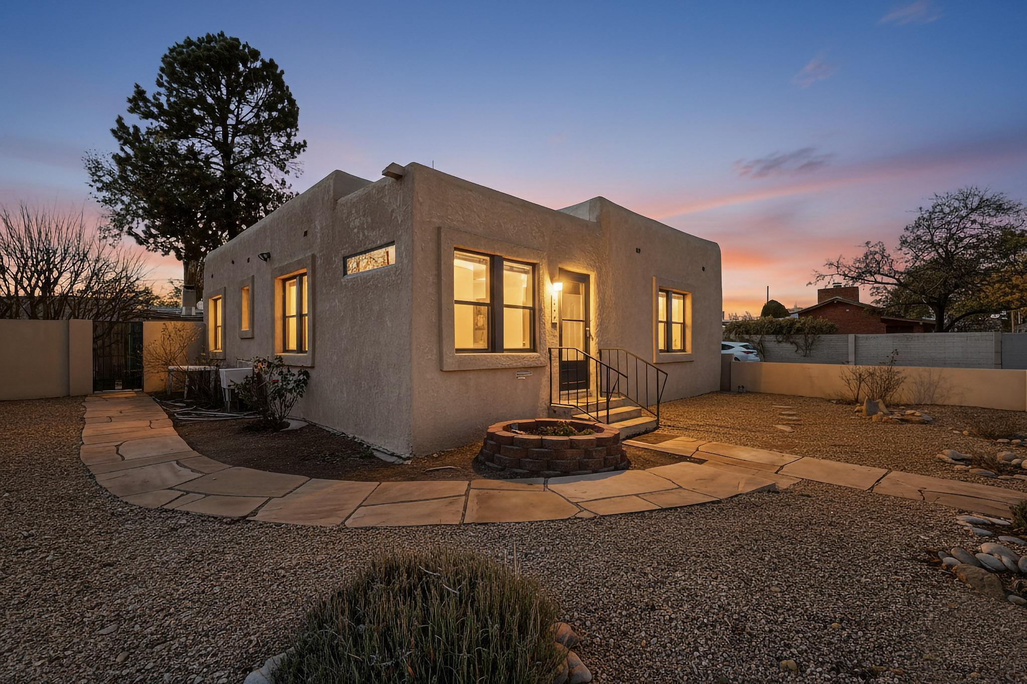 1424 Fruit Avenue, Albuquerque NM 87104