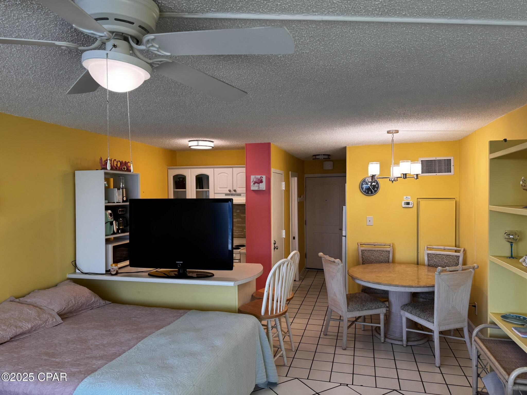 Image 12 For 8817 Thomas Drive A517