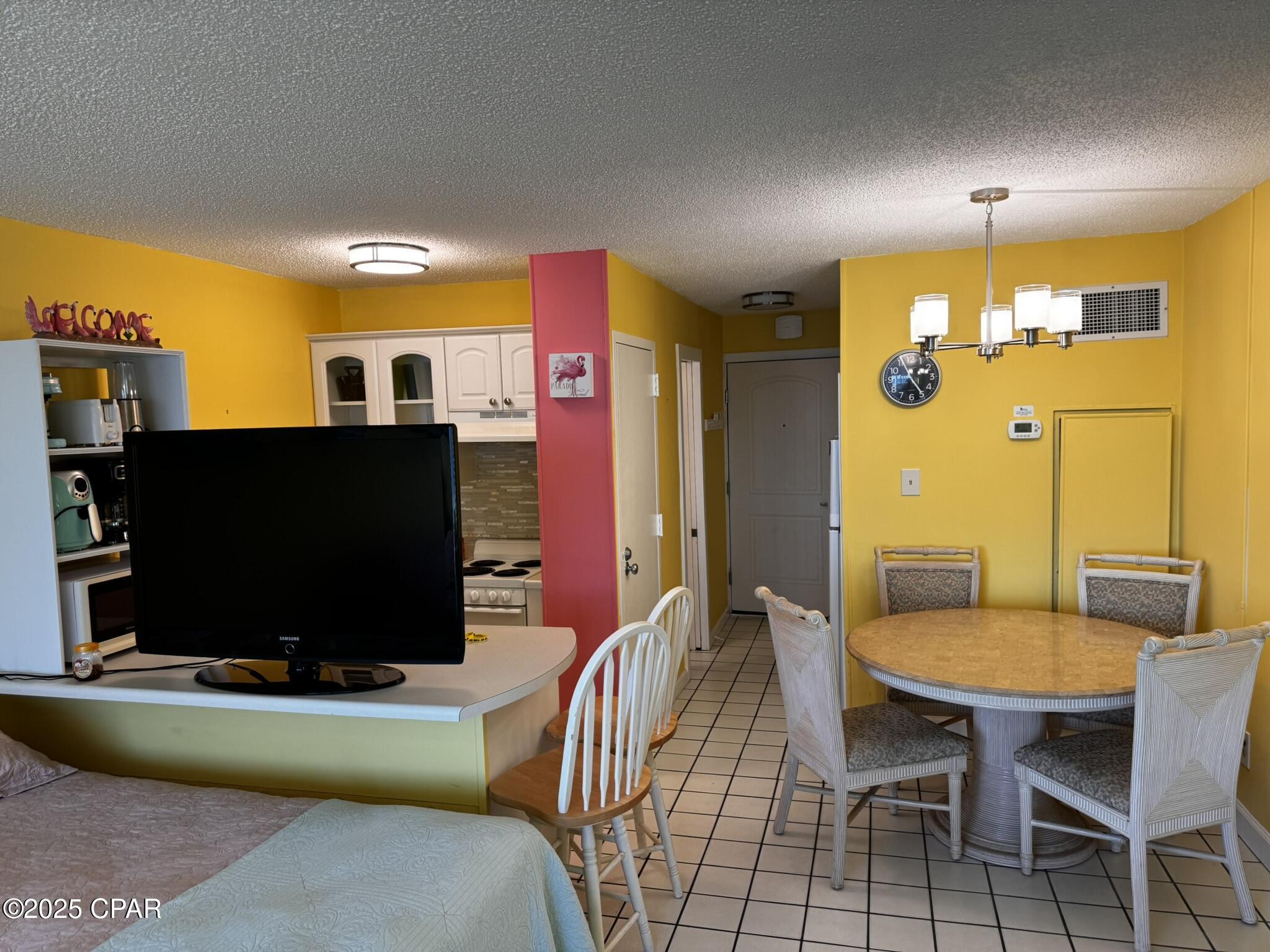 Image 13 For 8817 Thomas Drive A517