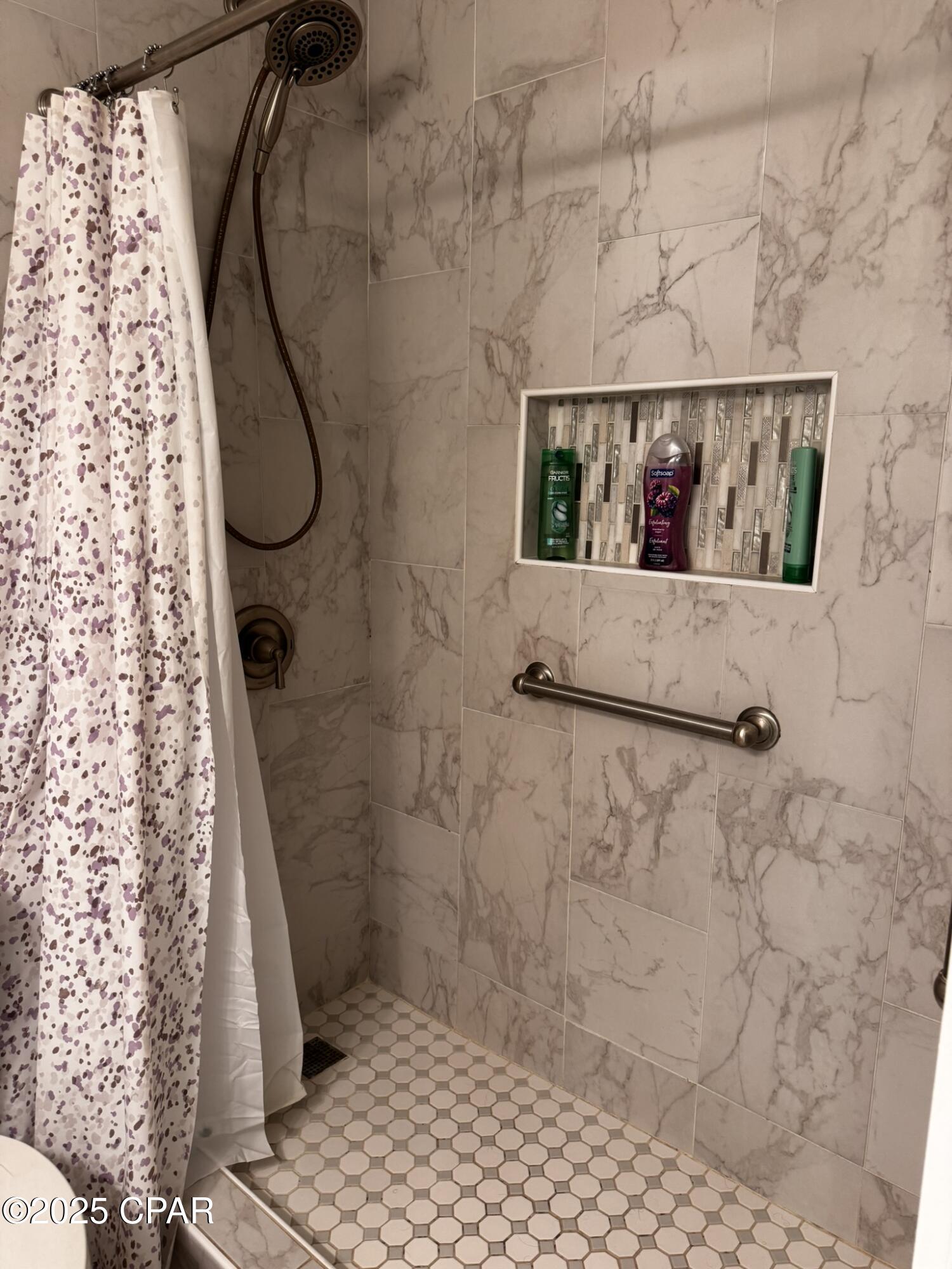 Image 7 For 8817 Thomas Drive A517