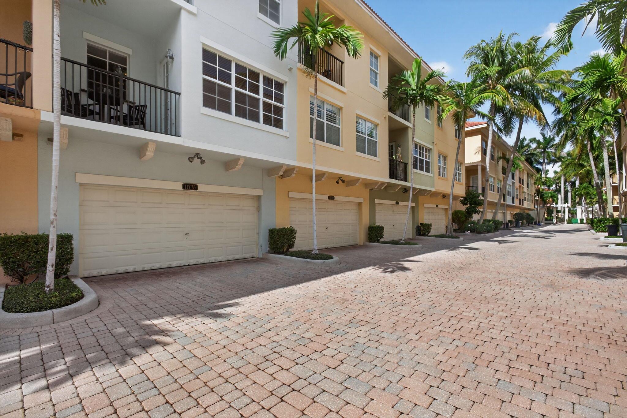 Homes for sale in Palm Beach Gardens, FL | 11778 Valencia Gardens Avenue, Palm Beach Gardens, FL 33410 | MLS# R11147459