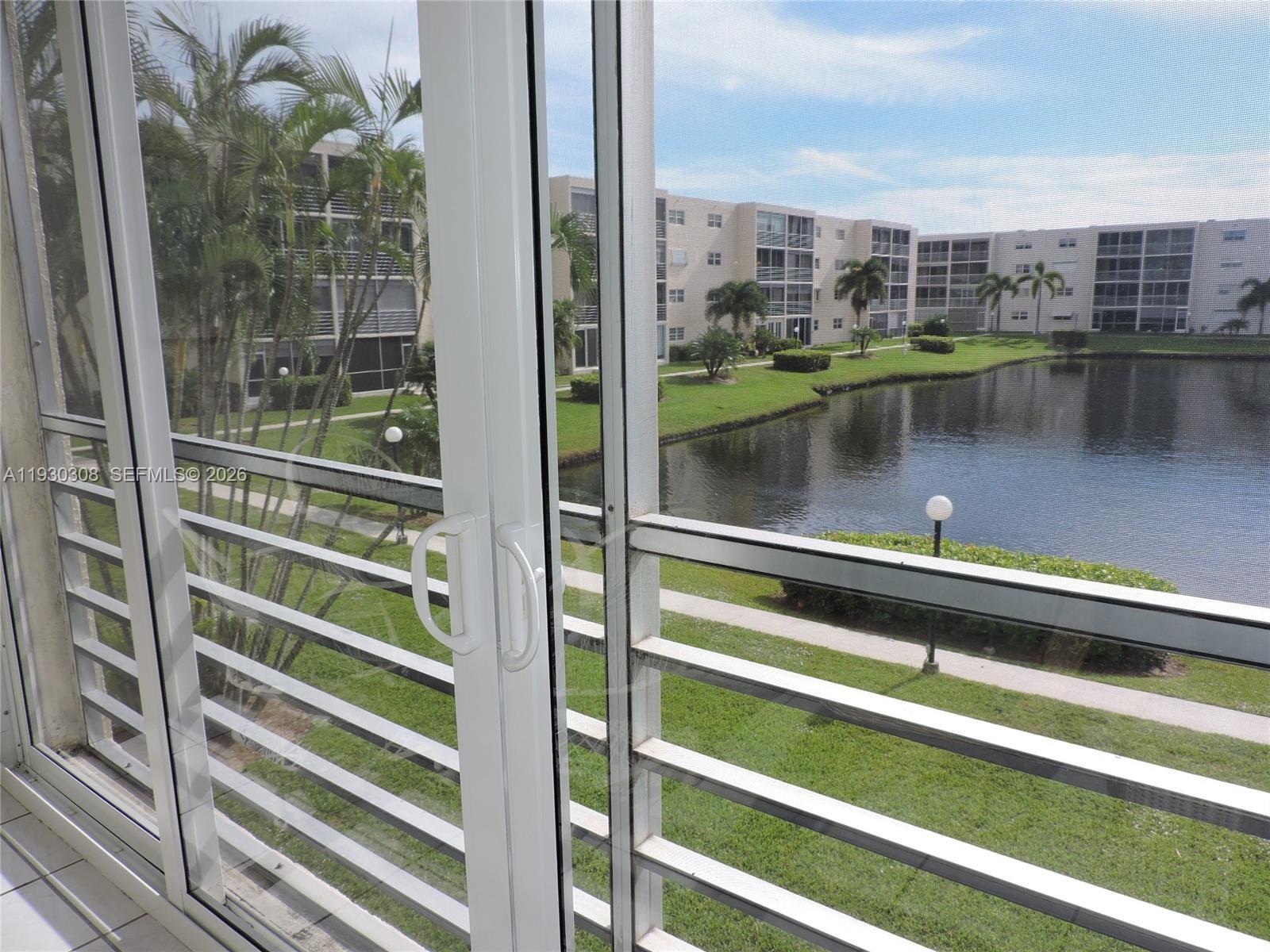 Meadowbrook Lakes Condo