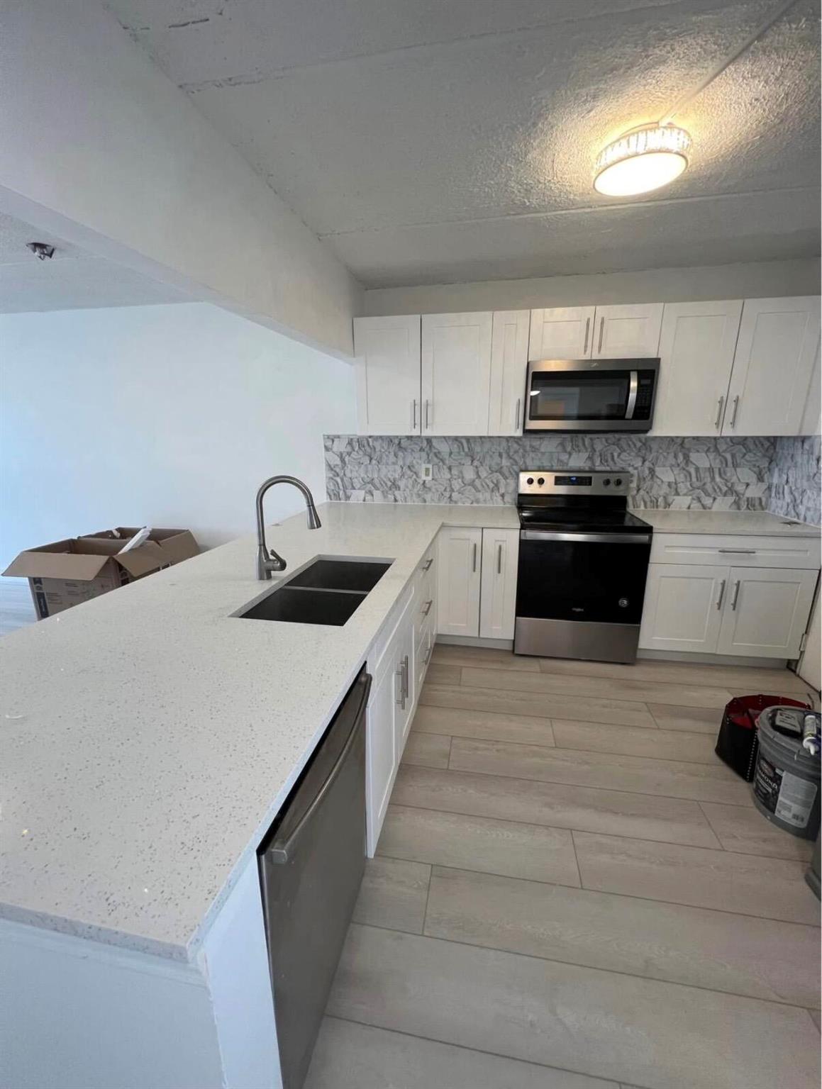 Regency Surf & Racquet CL