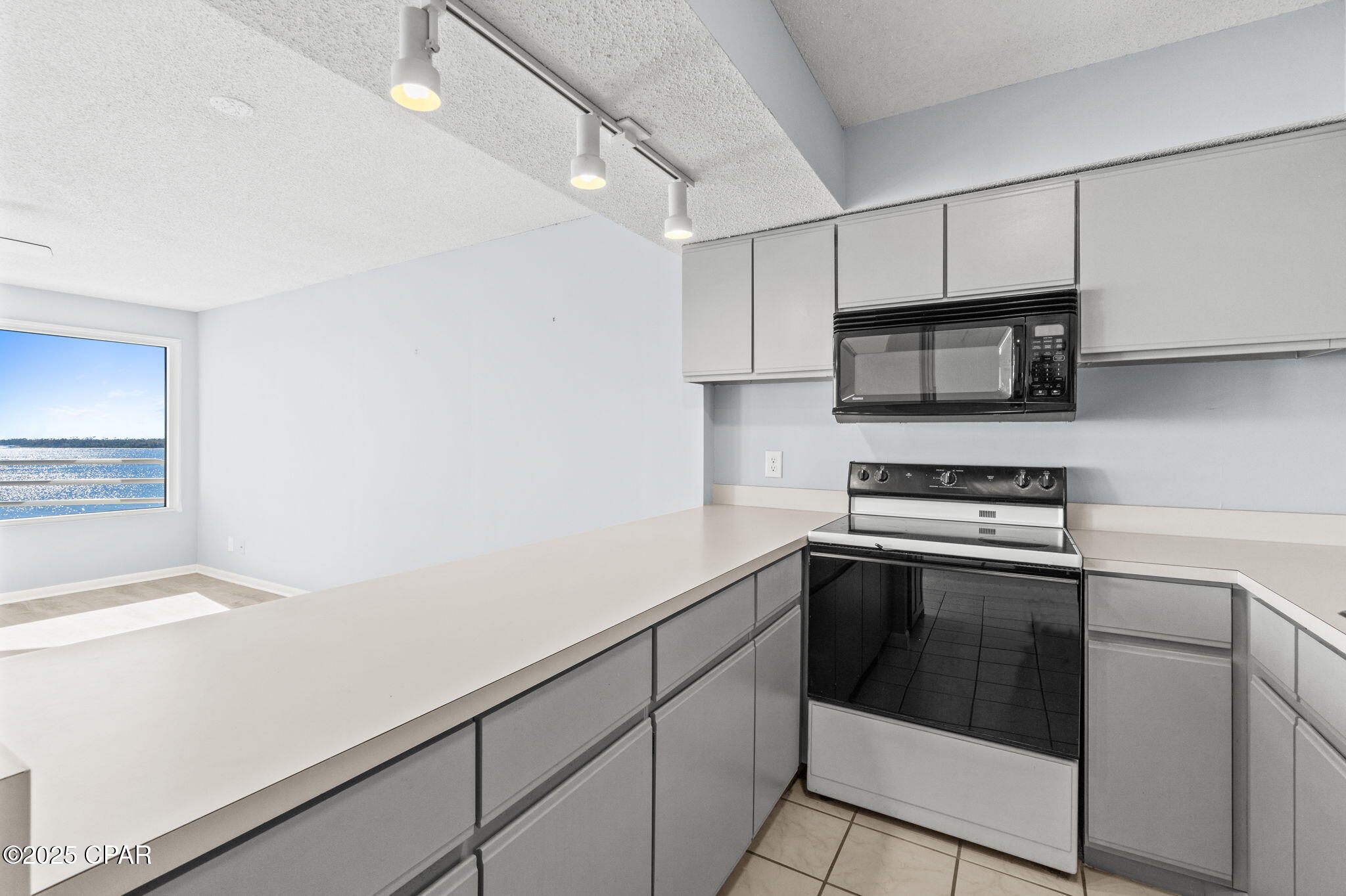 Image 21 For 324 Beach Drive 701