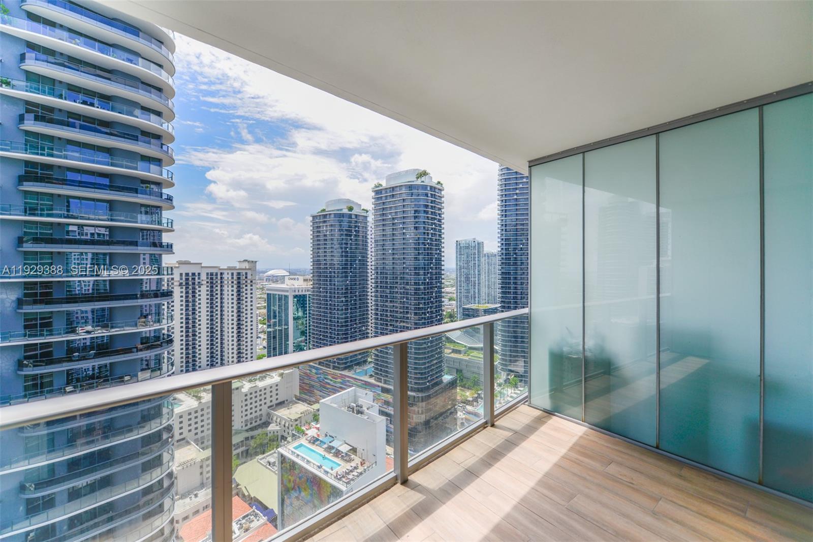 Apartamento para Alugar em Miami, FL