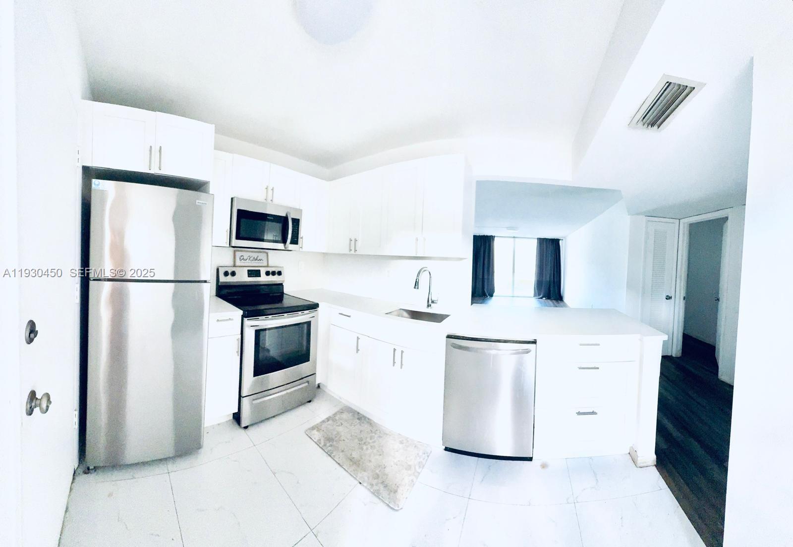 Rolling Green Condo D