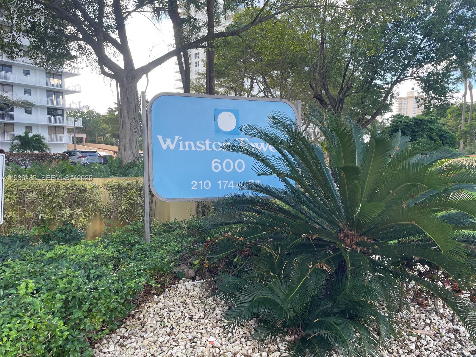 Winston Towers 600 Condo