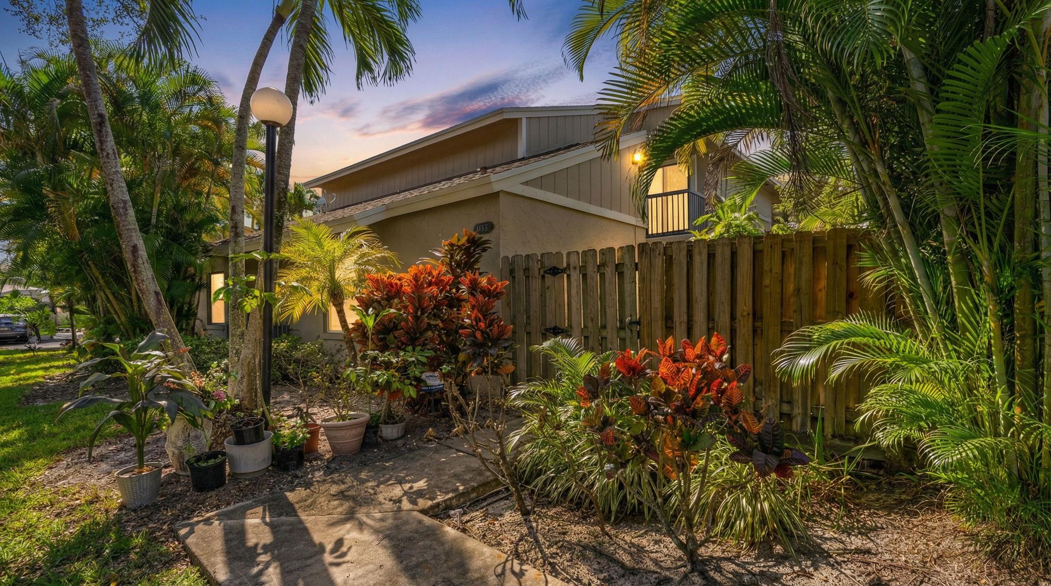 Lago West Cluster Homes