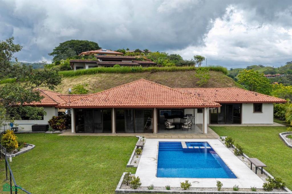 4 bed Single Family Homes For Sale in Atenas, Alajuela - 1