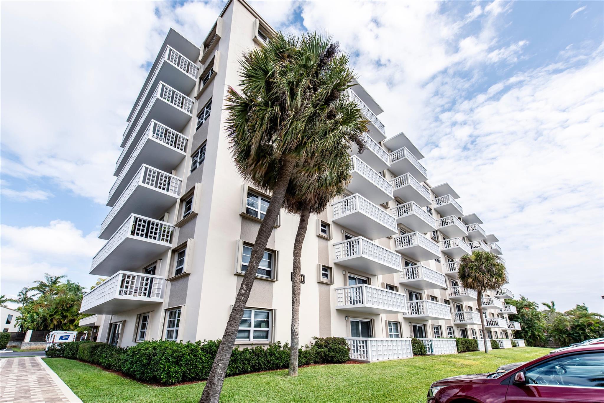 Coral Lake Tower Condo