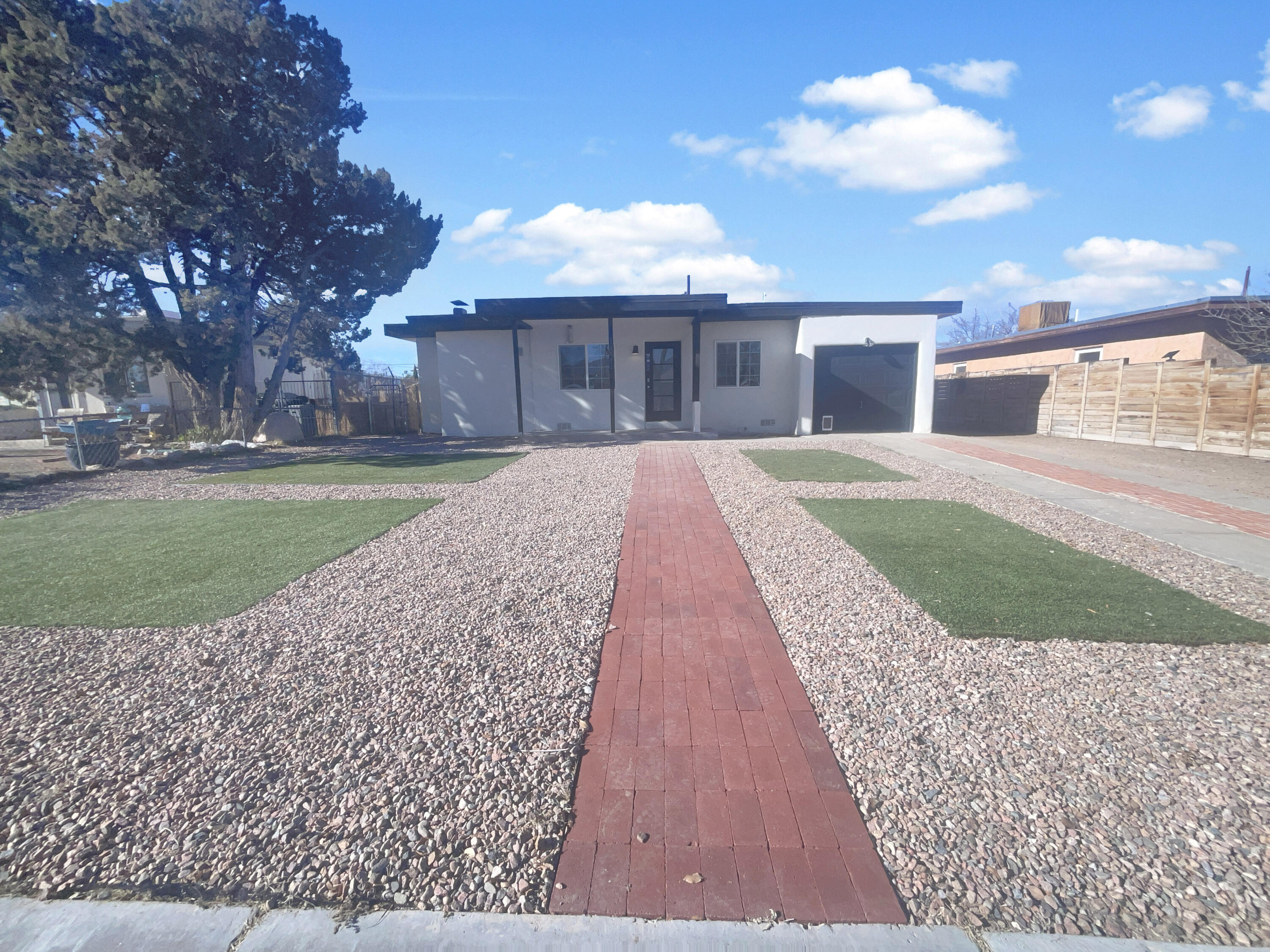 1821 La Veta Drive, Albuquerque NM 87110