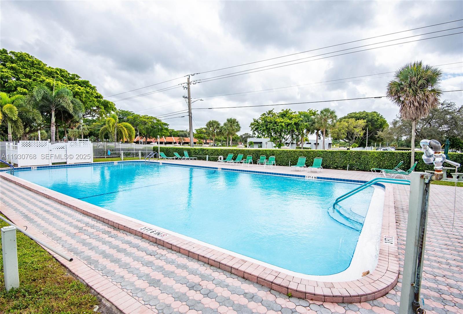 Mainlands Of Tamarac Lake