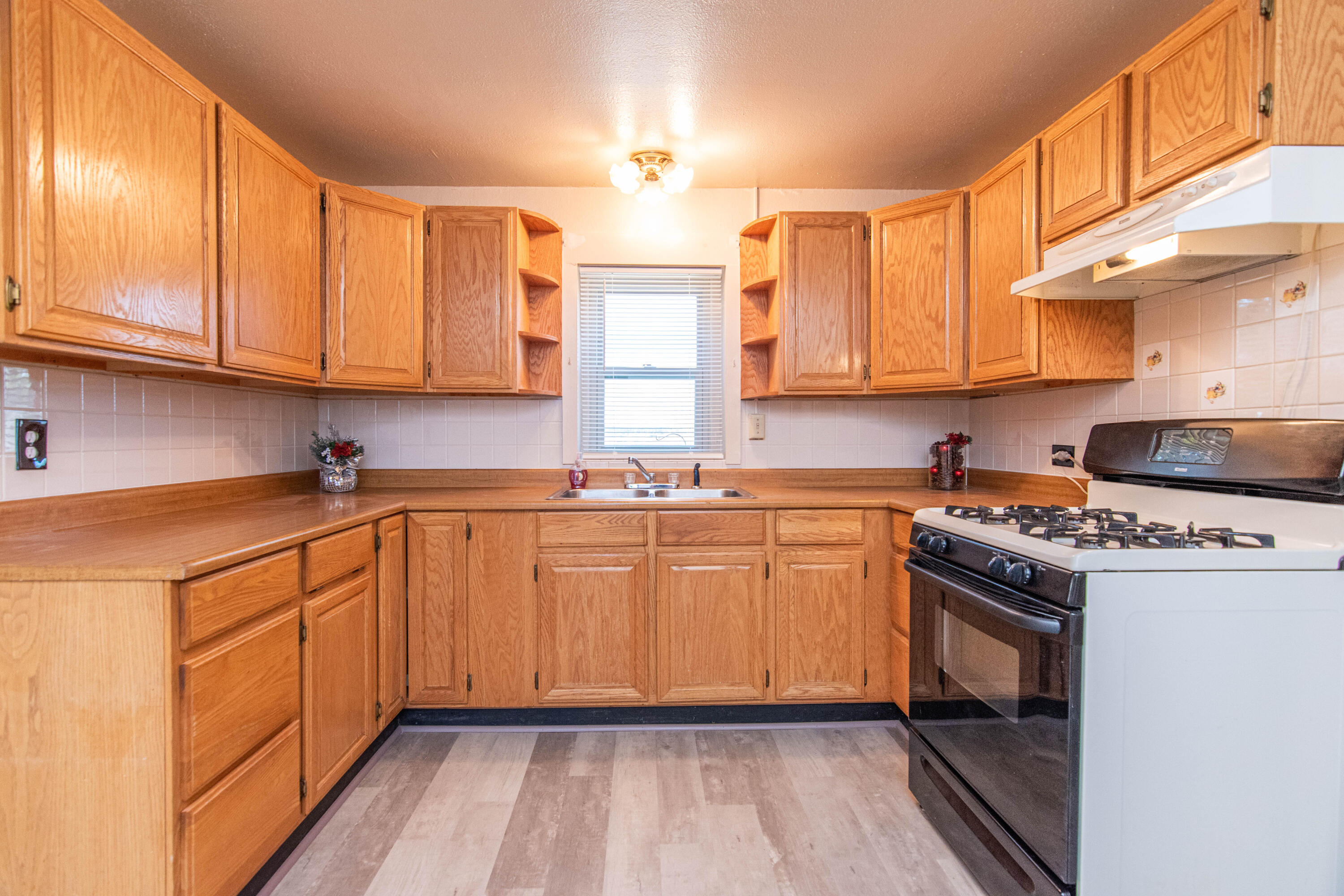 Photo 4 of Sale Pending at 333 S 9th Street, Santa Rosa, NM 88435 | MLS# 1095716 | Listing updated on 2026-09-03