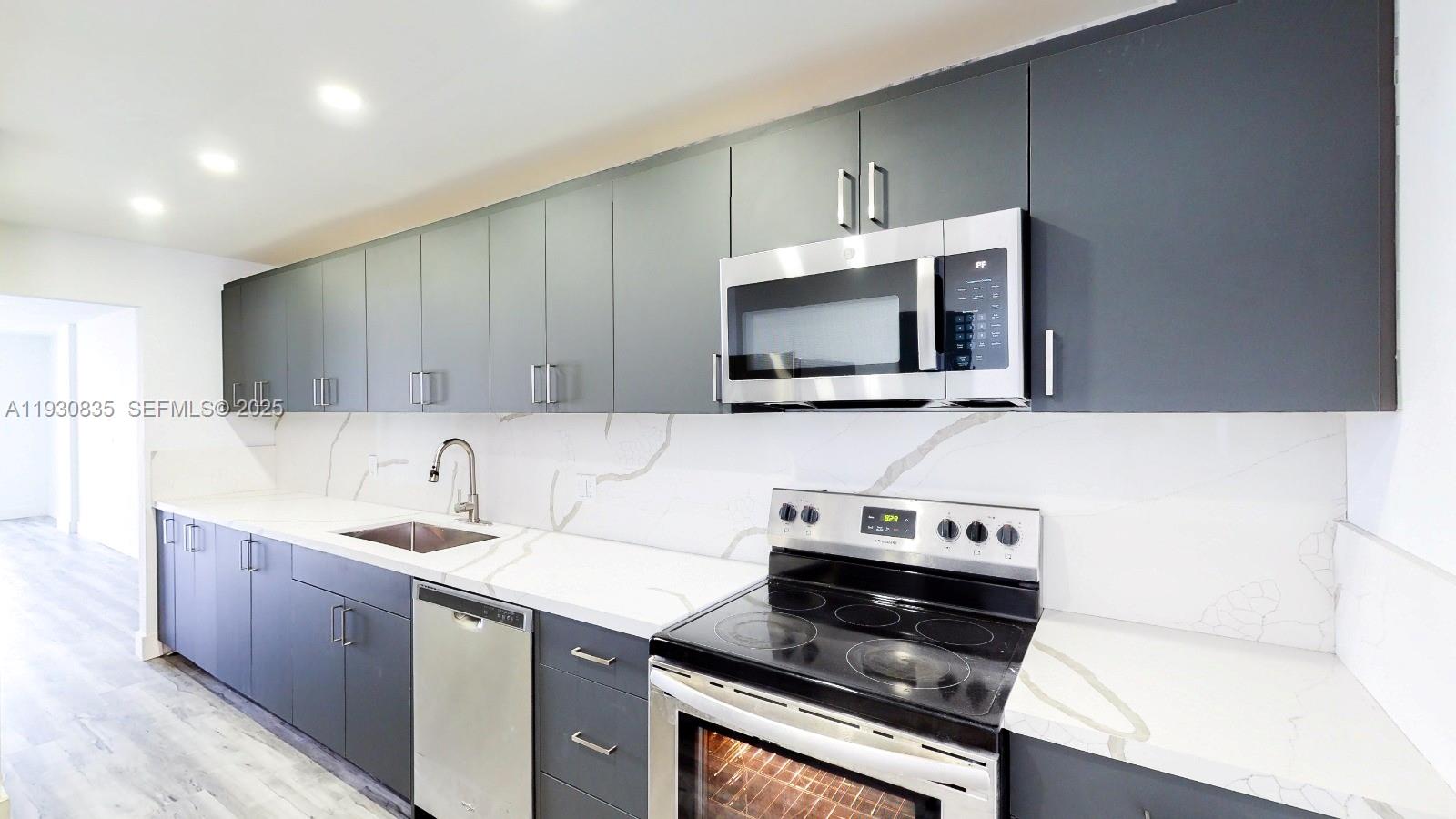 Eastern Shores White Hous