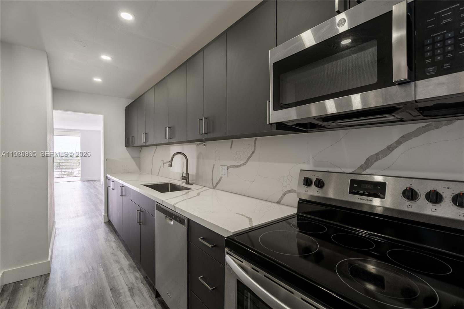 Eastern Shores White Hous