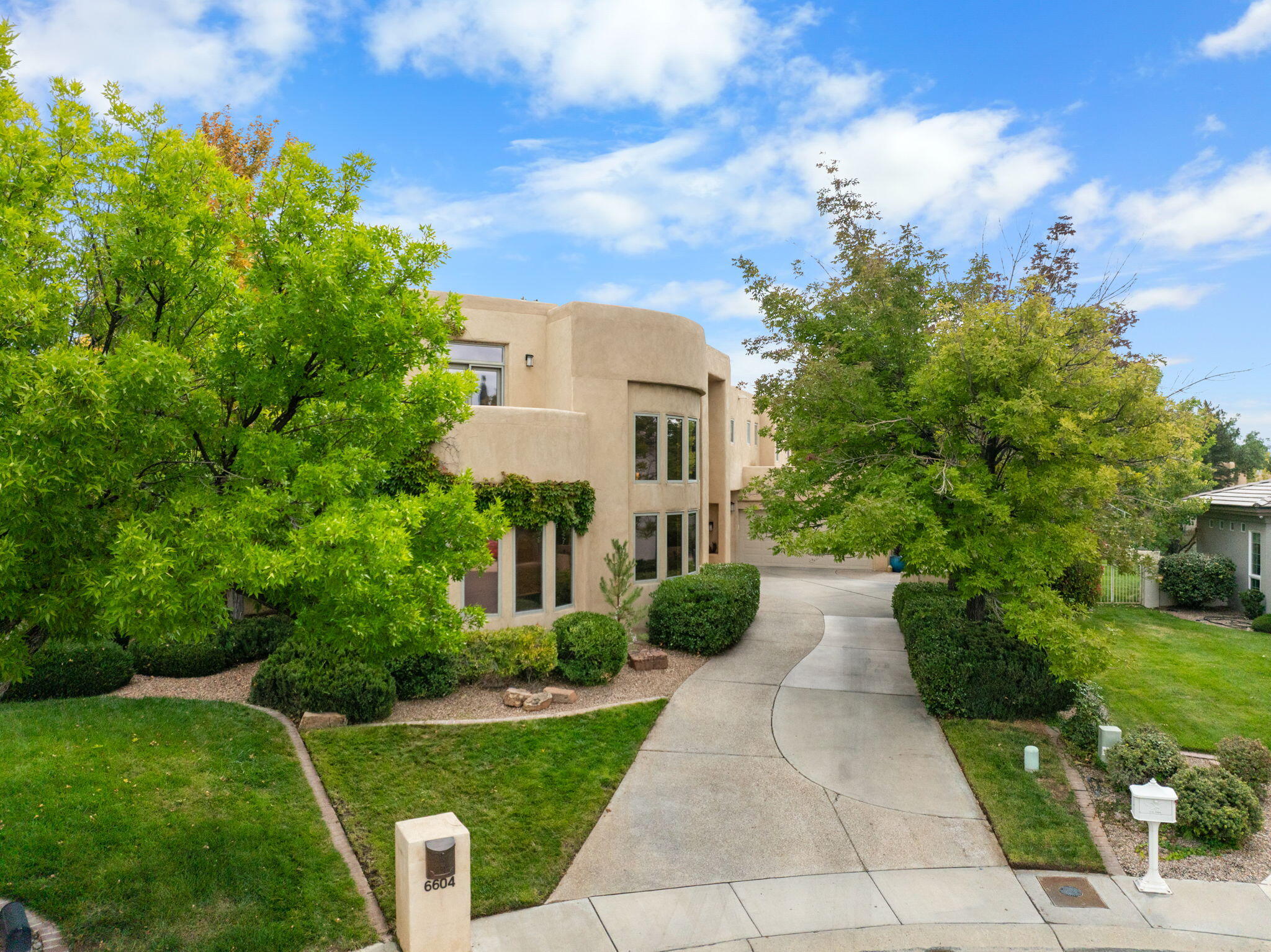 6604 Paddington, Albuquerque NM 87111