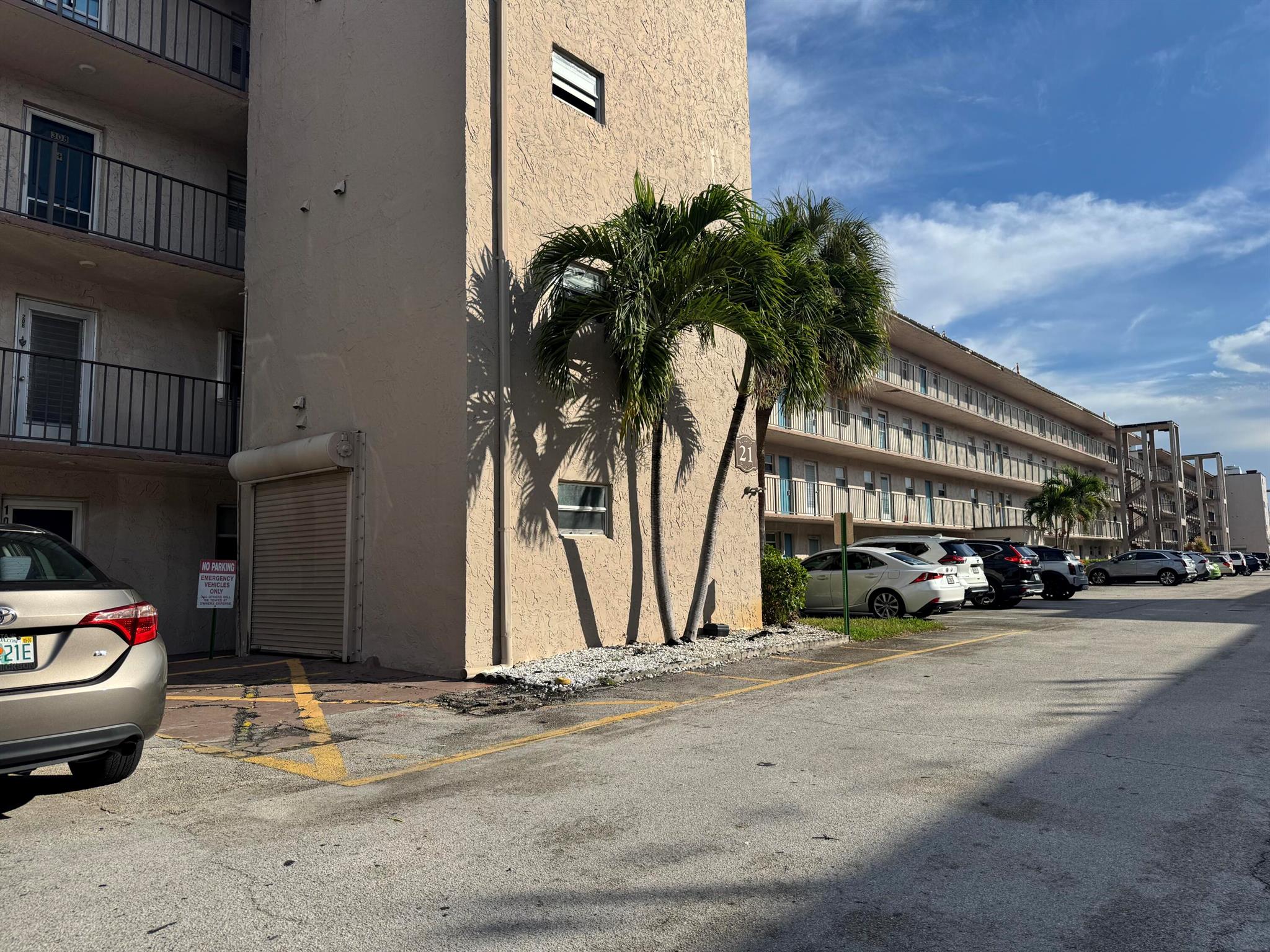 Lakeside Vllage Condo 10