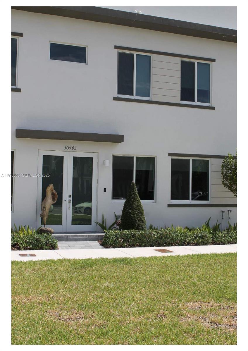 Landmark At Doral Central