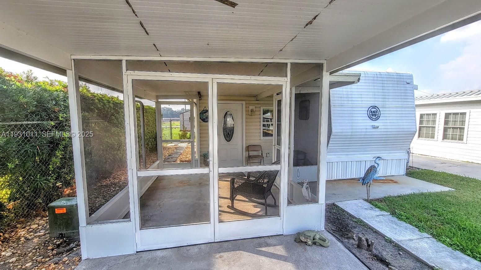 Homes for sale in Lake Port Twp, FL | 1339 Old Lakeport Rd, Lake Port Twp, FL 33471 | MLS# A11931011