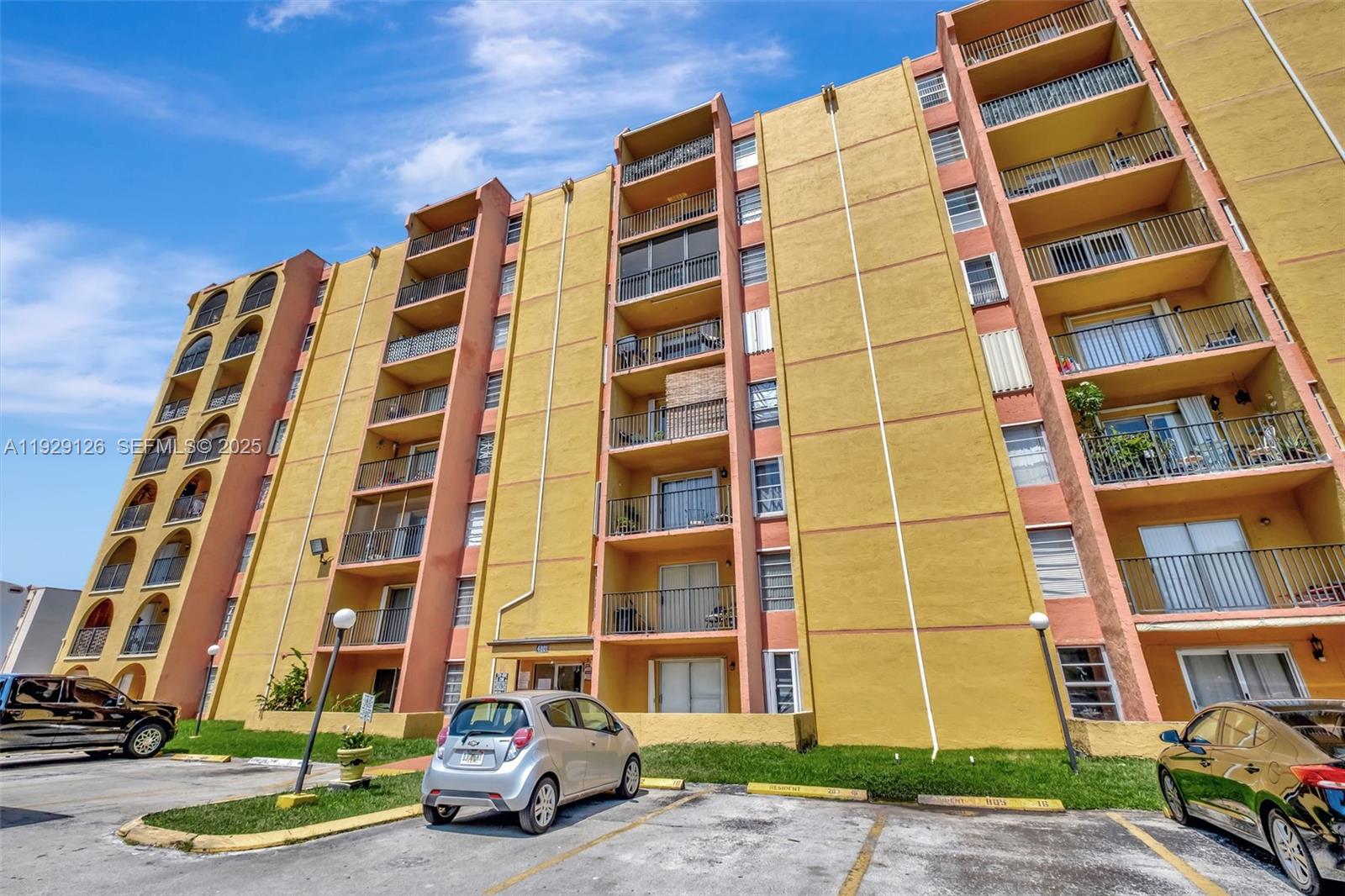 Sunset Villas No 3 Condo