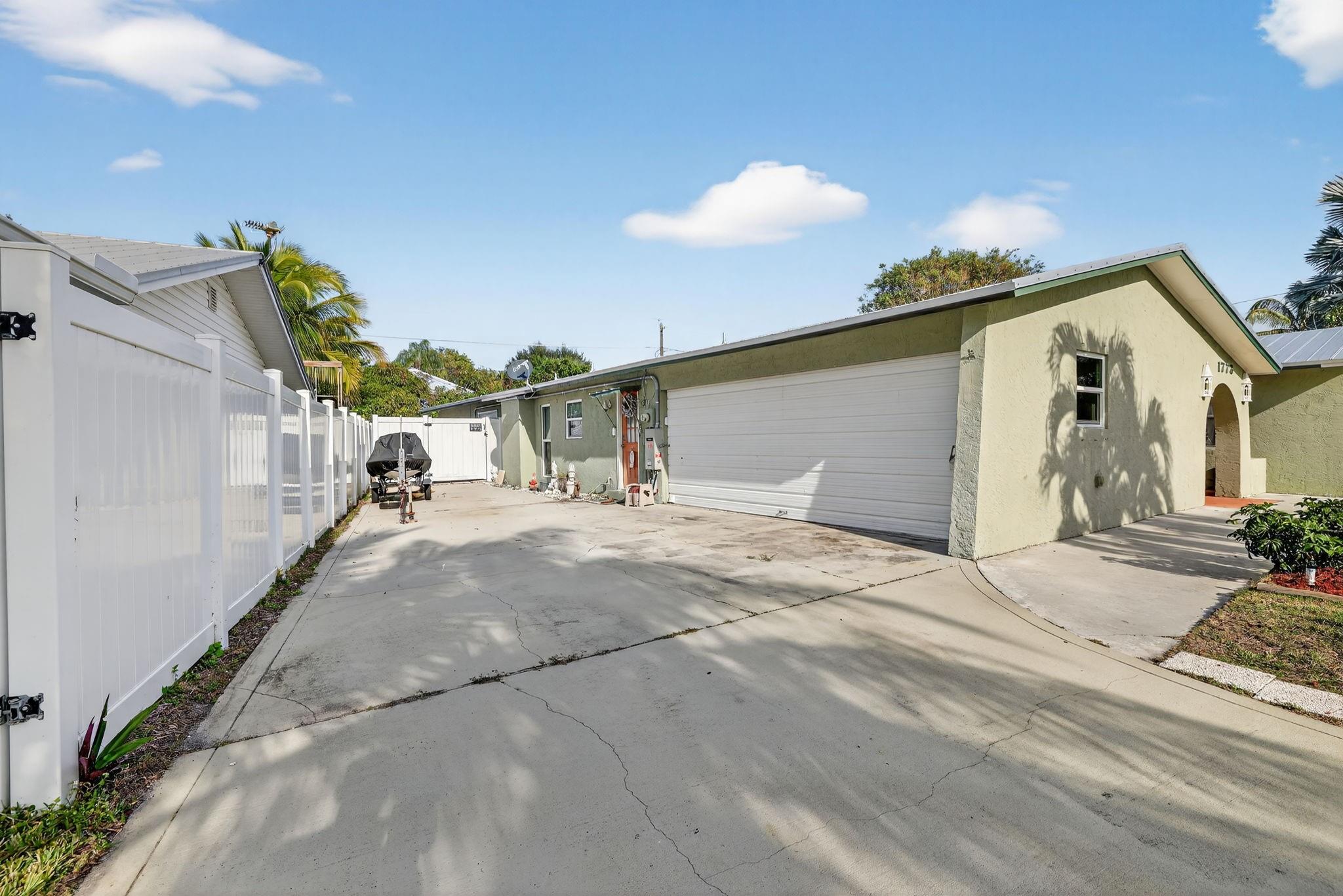 Homes for sale in Jensen Beach, FL | 1773 Ne 24Th, Jensen Beach, FL 34957 | MLS# F10541081