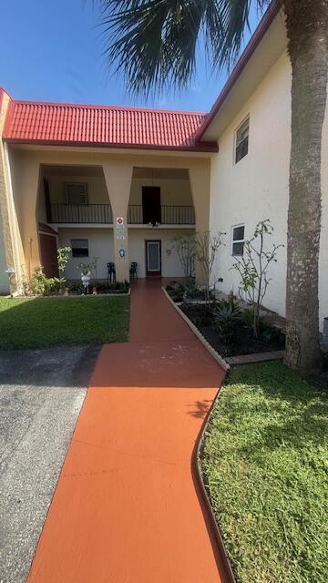 Golden Lakes Village Cond