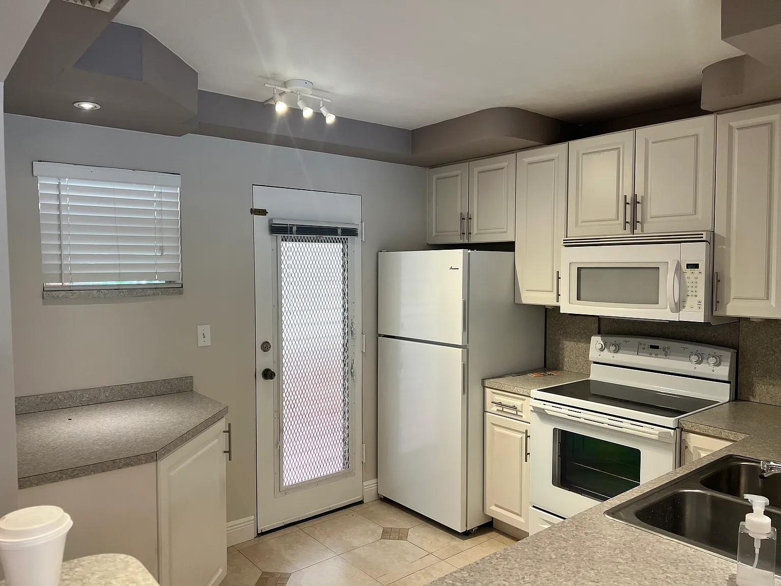 Polynesian Gardens Condo