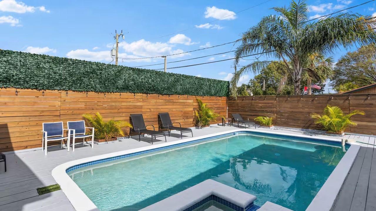 Homes for sale in Oakland Park, FL | 3070 Ne 13Th Ave, Oakland Park, FL 33334 | MLS# F10540394