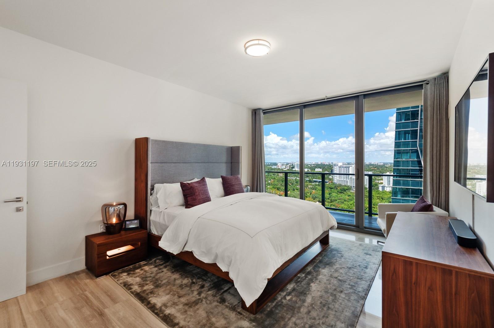 1451 Brickell Ave 2405