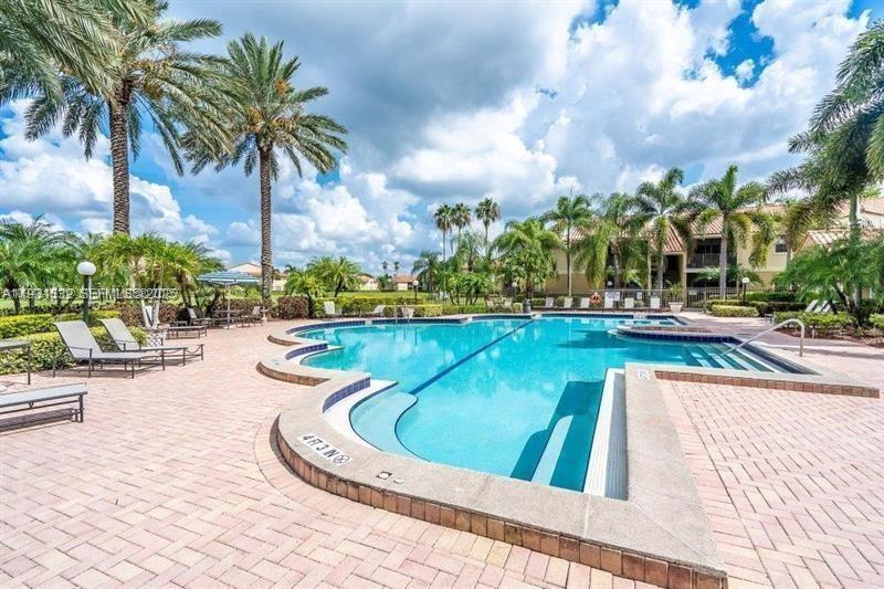 Royal Poinciana Condo