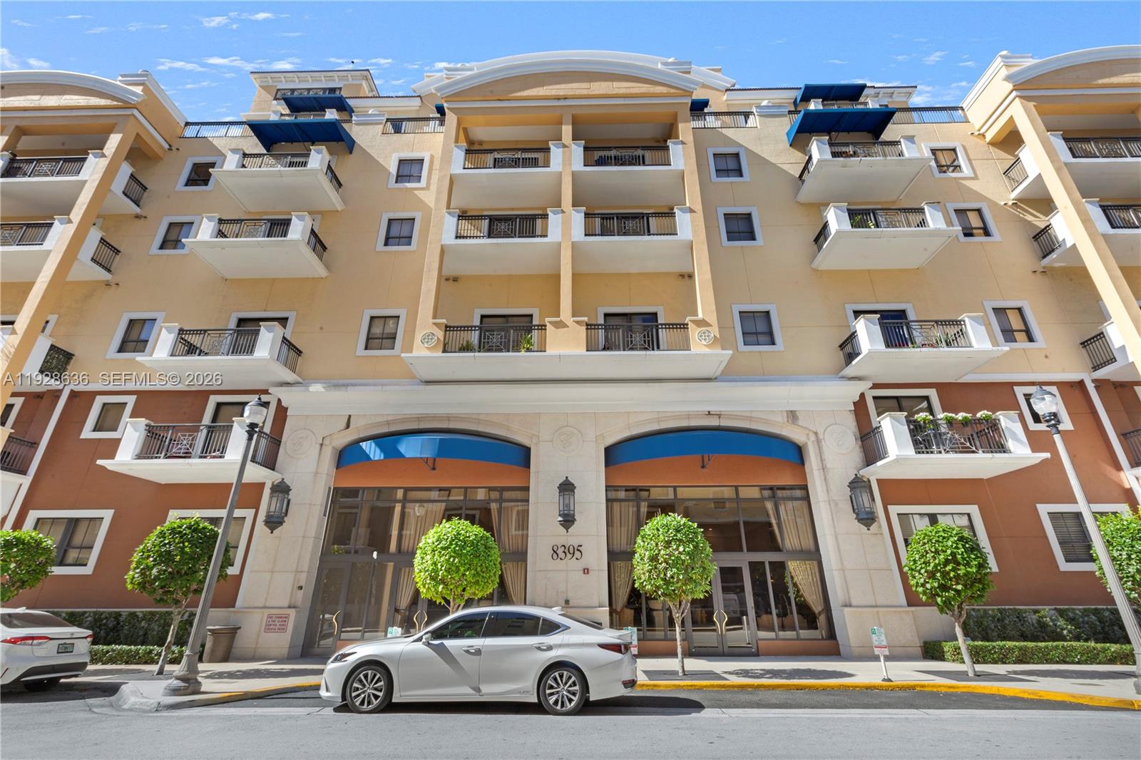 Colonnade At Dadeland Sw