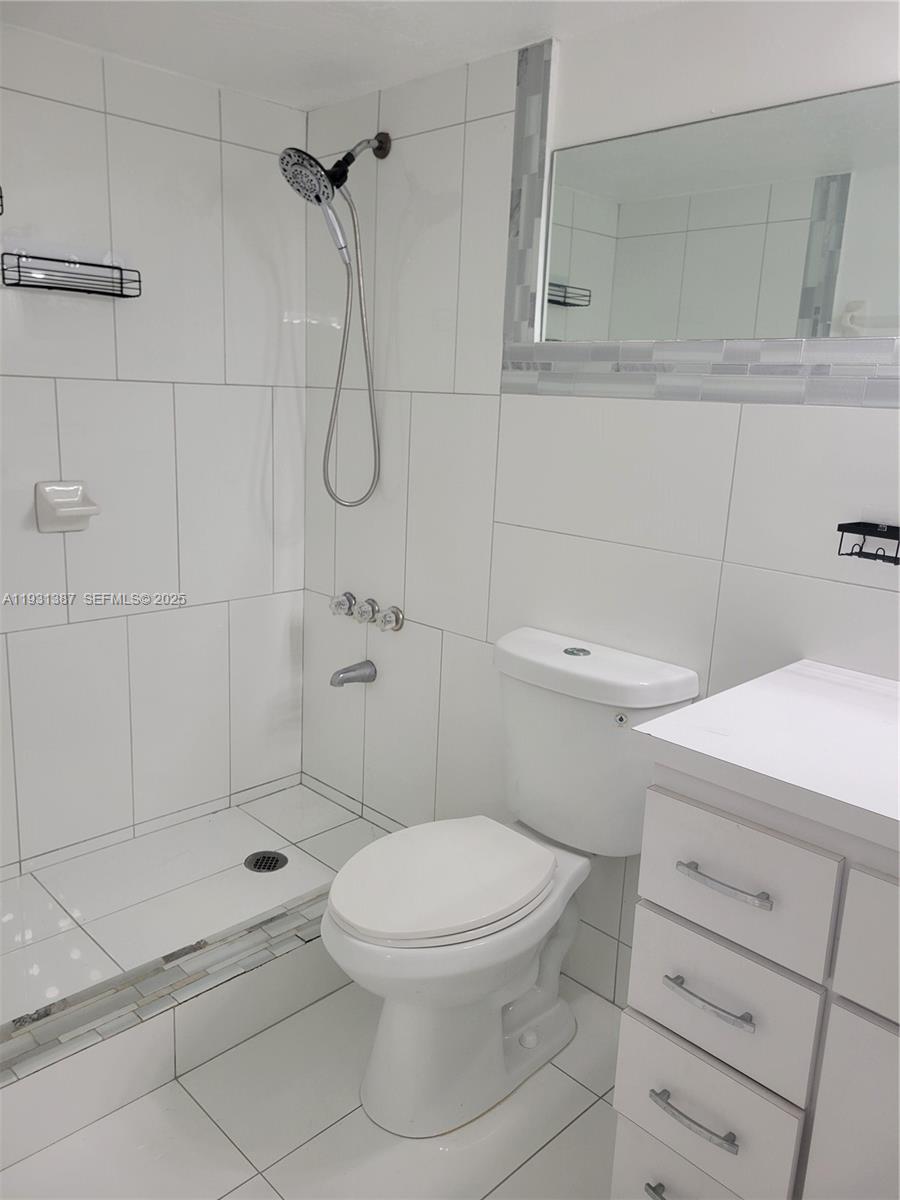 Bonus room and amenities at 1331 Franklin Ave - Condo in Homestead