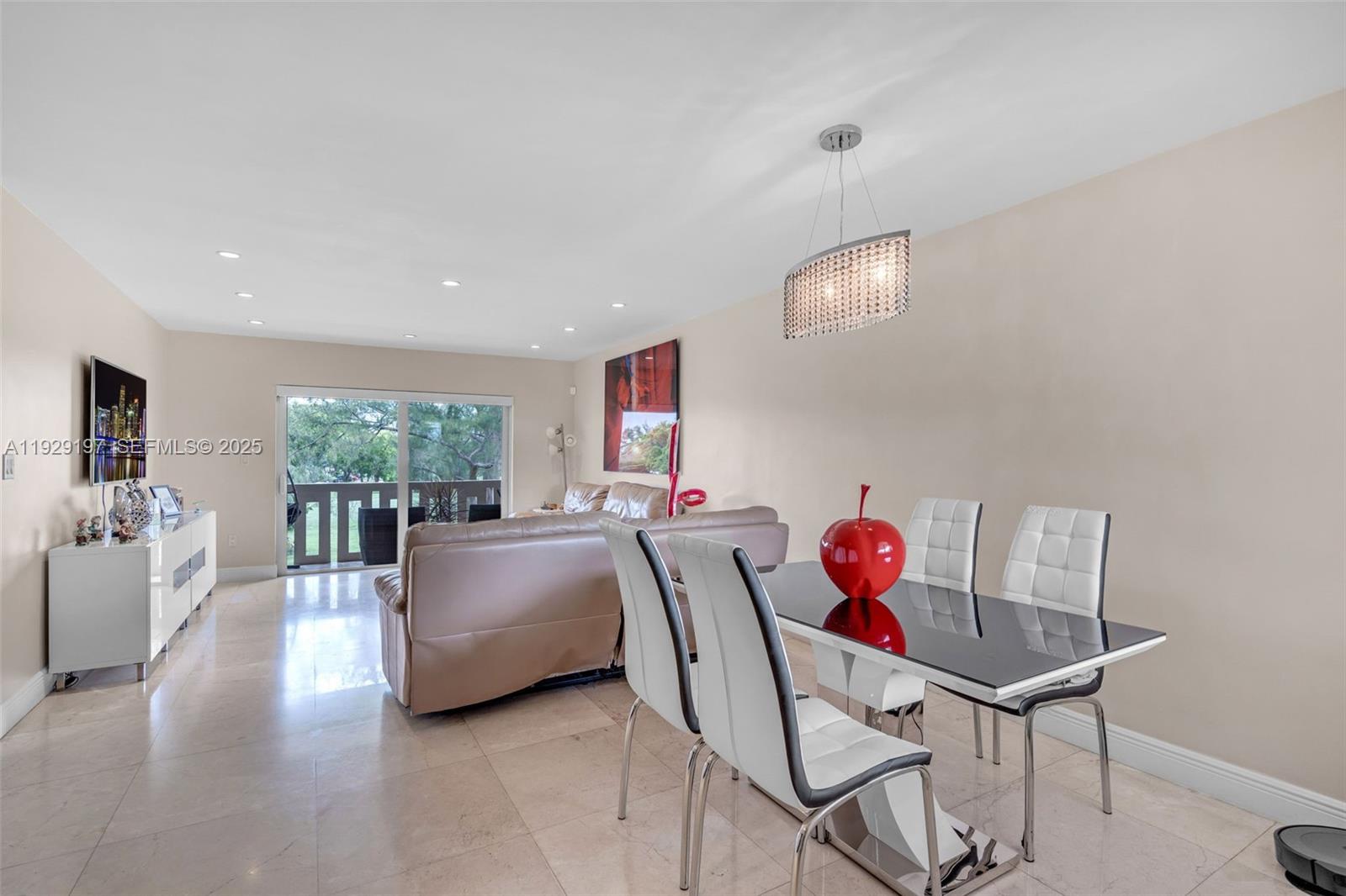 Homes for sale in Miami Lakes, FL | 7430 Miami Lakes Dr #E301, Miami Lakes, FL 33014 | MLS# A11929197