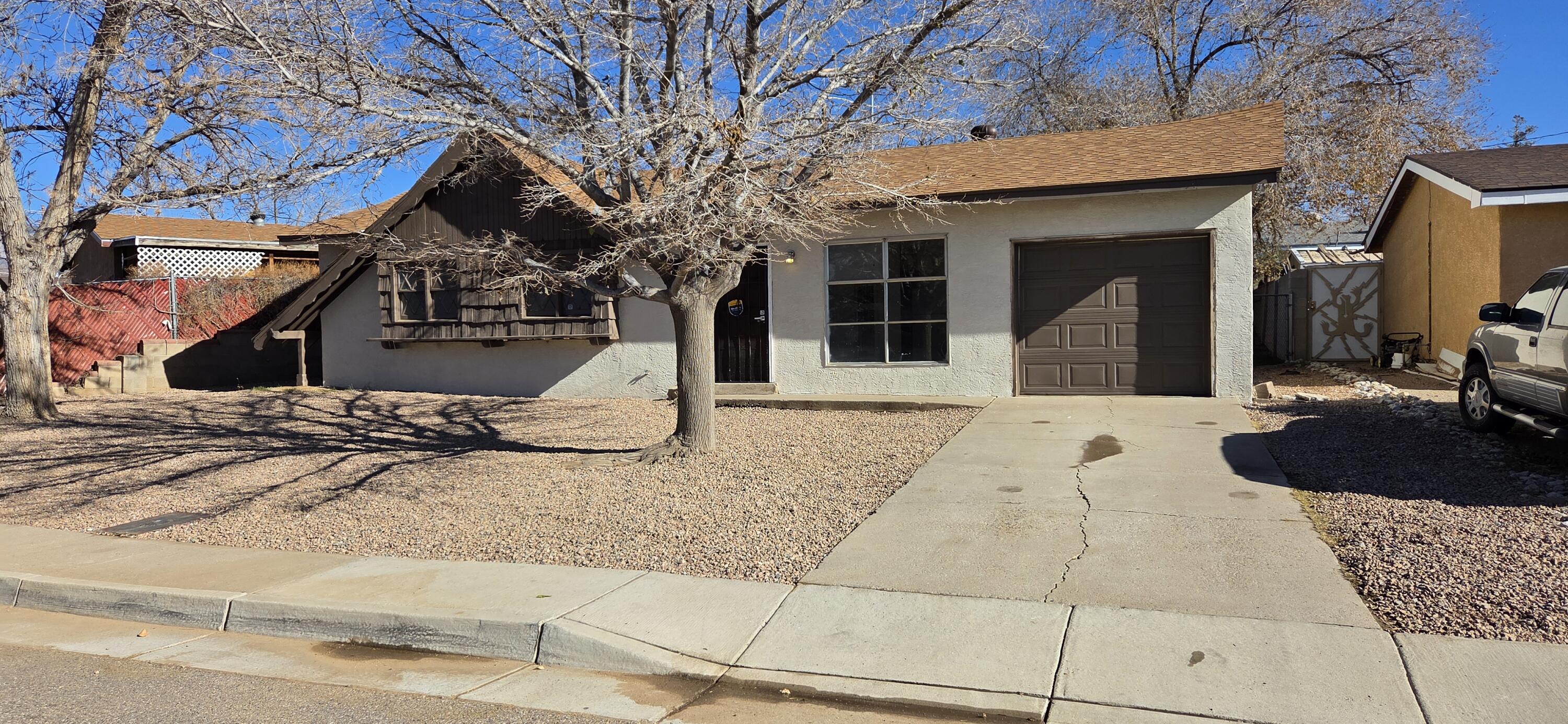908 Opal Place, Albuquerque NM 87112
