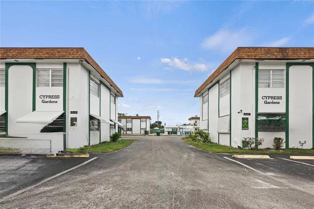 Cypress Gardens Condomini