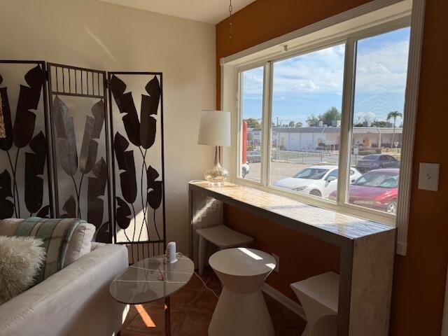 Murry Hills Apt Bldg Cond