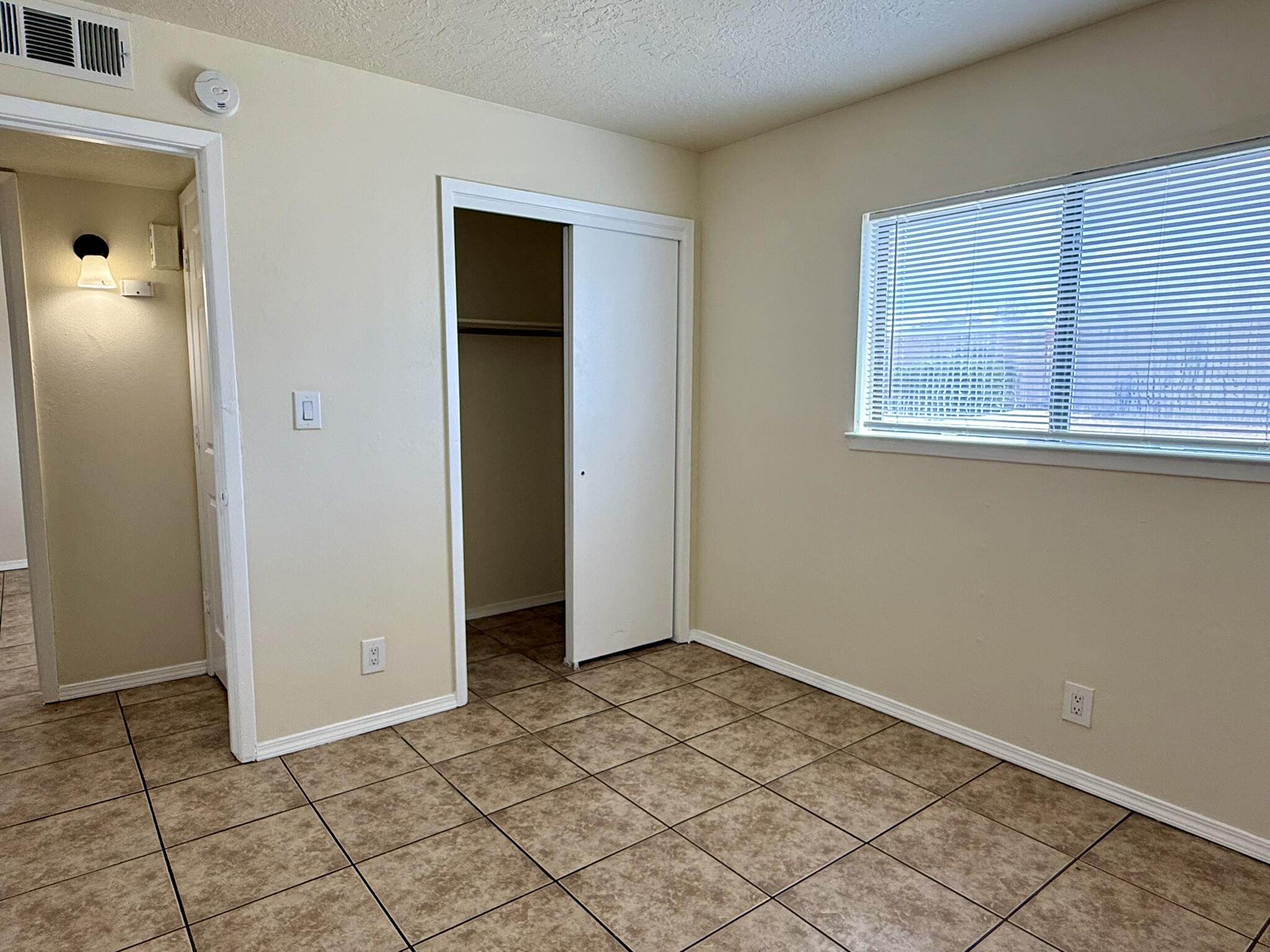 Homes for sale in Albuquerque, NM | 301 Grove St Ne, Albuquerque, NM 87108 | MLS# 1095761